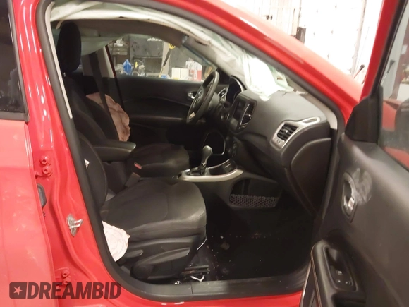 2019 Jeep Compass Sport with VIN 3C4NJCAB3KT851008, listed as a IAAI auction lot 41275348 with 86,318 mi miles and . Bid and sale history available at DreamBid. Image 5.
