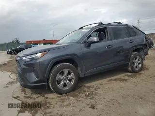 2022 Toyota RAV4 XLE with VIN JTMW1RFV6ND089457, listed as a Copart auction lot 47178465 with 43,850 mi miles and Salvage Title. Bid and sale history available at carsss.com. Image 1.