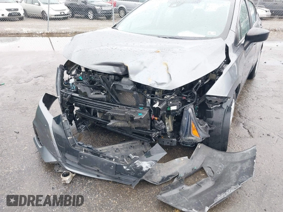 2022 Nissan Versa S z VIN 3N1CN8DV9NL821341, wystawiony jako IAAI lot #41963545 z przebiegiem 49 159 mil mil oraz . Historia ofert i sprzedaży dostępna na DreamBid. Obrazek 6.