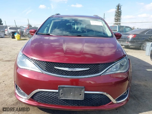 2018 Chrysler Pacifica Touring L with VIN 2C4RC1BG4JR211238, listed as a IAAI auction lot 41547148 with NaN miles. Bid and sale history available at carsss.com. Image 12.