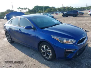 2021 Kia Forte LXS z VIN 3KPF24AD4ME406468, wystawiony jako IAAI lot #41977991 z przebiegiem 42 367 mil mil oraz . Historia ofert i sprzedaży dostępna na DreamBid. Obrazek 1.