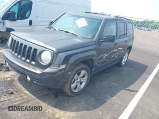 2014 Jeep Patriot Latitude z VIN 1C4NJPFA9ED763968, wystawiony jako IAAI lot #42395766 z przebiegiem 134 504 mil mil oraz . Historia ofert i sprzedaży dostępna na DreamBid. Obrazek 2.