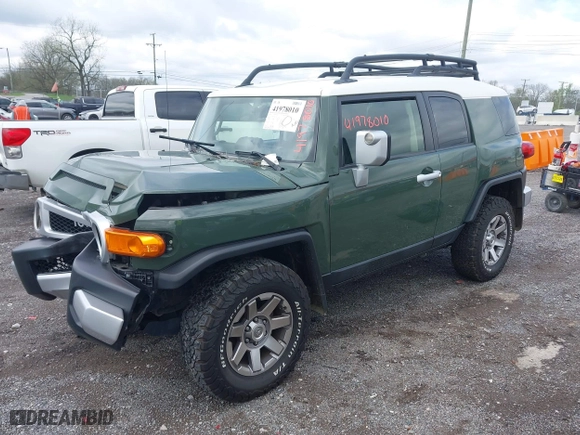 2014 Toyota FJ Cruiser with VIN JTEBU4BF1EK203587, listed as a IAAI auction lot 41978010 with 62,438 mi miles. Bid and sale history available at carsss.com. Image 17.