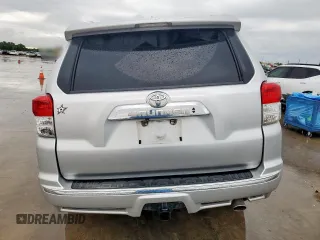 2011 Toyota 4Runner SR5 z VIN JTEZU5JR5B5021305, wystawiony jako Copart lot #55453275 z przebiegiem 194 752 mil mil oraz Szkoda całkowita • Salvage title. Historia ofert i sprzedaży dostępna na DreamBid. Obrazek 6.