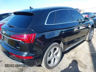 2021 Audi Q5 Premium Plus with VIN WA1BAAFY9M2029378, listed as a IAAI auction lot 41528103 with 47,326 mi miles. Bid and sale history available at carsss.com. Image 4.