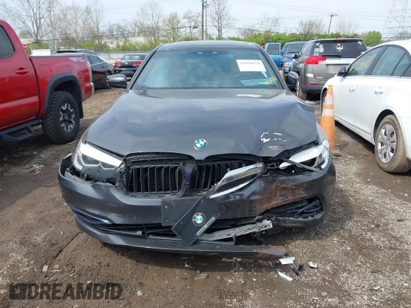 2019 BMW 5 Series 530i z VIN WBAJA5C52KBX87768, wystawiony jako IAAI lot #42029678 z przebiegiem 102 448 mil mil oraz . Historia ofert i sprzedaży dostępna na DreamBid. Obrazek 12.