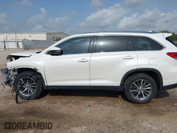 2019 Toyota Highlander SE with VIN 5TDKZRFH0KS557636, listed as a IAAI auction lot 42601100 with 107,922 mi miles and . Bid and sale history available at DreamBid. Image 15.