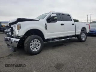 2018 Ford F-250 XL z VIN 1FT7W2B68JED04577, wystawiony jako Copart lot #62562155 z przebiegiem 80 457 mil mil oraz Szkoda całkowita • Salvage title. Historia ofert i sprzedaży dostępna na DreamBid. Obrazek 1.