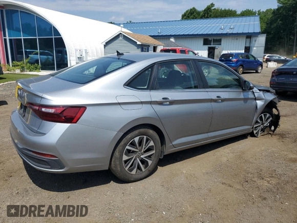2024 Volkswagen Jetta S z VIN 3VW5M7BU0RM056871, wystawiony jako Copart lot #66462825 z przebiegiem 25 890 mil mil oraz Czysty tytuł • Clean title. Historia ofert i sprzedaży dostępna na DreamBid. Obrazek 3.