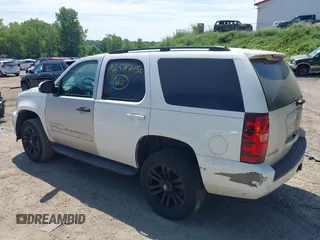 2008 Chevrolet Tahoe LTZ with VIN 1GNFK13088R224802, listed as a IAAI auction lot 42582055 with 299,194 mi miles and . Bid and sale history available at DreamBid. Image 3.