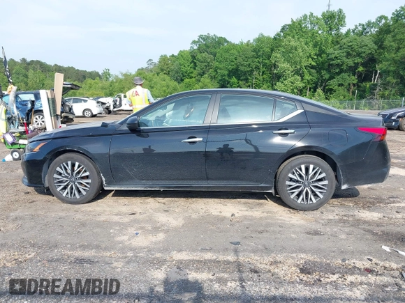 2025 Nissan Altima SV with VIN 1N4BL4DV2SN307873, listed as a IAAI auction lot 42152604 with 14,585 mi miles and . Bid and sale history available at DreamBid. Image 14.