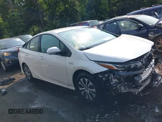 2020 Toyota Prius LE with VIN JTDKARFP8L3150861, listed as a IAAI auction lot 42424401 with 27,358 mi miles and . Bid and sale history available at DreamBid. Image 1.