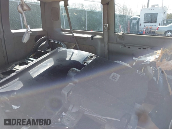 2005 GMC Safari with VIN 1GKDM19X15B500082, listed as a IAAI auction lot 41803802 with Not Provided miles. Bid and sale history available at carsss.com. Image 8.