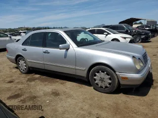 1999 Mercedes-Benz E 320 z VIN WDBJF65HXXA742364, wystawiony jako Copart lot #54201205 z przebiegiem 152 885 mil mil oraz Czysty tytuł • Clean title. Historia ofert i sprzedaży dostępna na DreamBid. Obrazek 4.