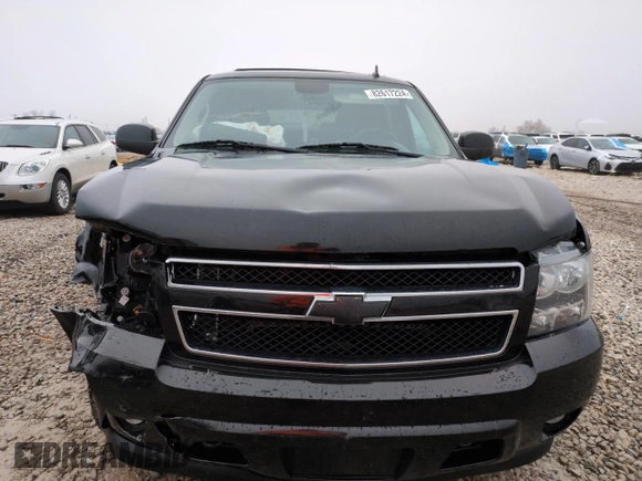 2014 Chevrolet Tahoe LT z VIN 1GNSKBE06ER131287, wystawiony jako Copart lot #82617224 z przebiegiem 138 880 mil mil oraz Szkoda całkowita • Salvage title. Historia ofert i sprzedaży dostępna na DreamBid. Obrazek 5.