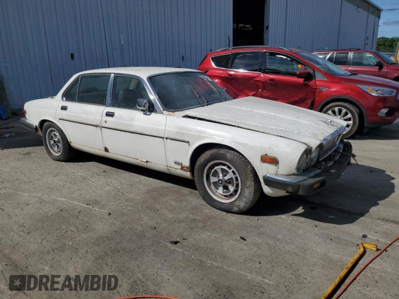1986 Jaguar XJ z VIN SAJAV1346GC461014, wystawiony jako Copart lot #57785915 z przebiegiem 53 433 mil mil oraz Czysty tytuł • Clean title. Historia ofert i sprzedaży dostępna na DreamBid. Obrazek 4.