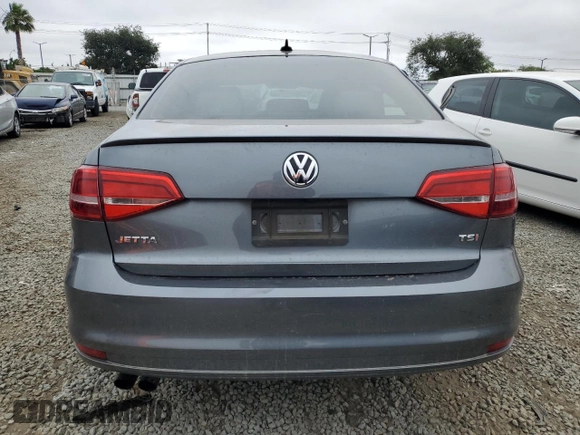 2015 Volkswagen Jetta SE with VIN 3VWD17AJ9FM329149, listed as a Copart auction lot 59561285 with 111,552 mi miles and Salvage title. Bid and sale history available at DreamBid. Image 6.