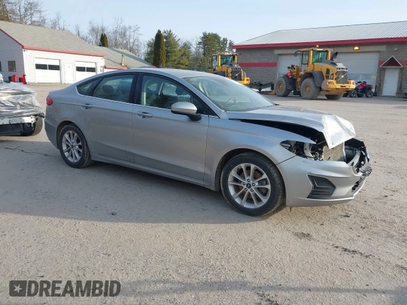 2020 Ford Fusion SE with VIN 3FA6P0HD2LR142227, listed as a IAAI auction lot 41934155 with 51,073 mi miles. Bid and sale history available at carsss.com. Image 1.