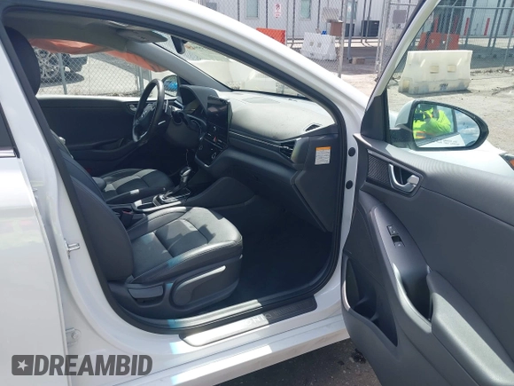 2020 Hyundai Ioniq Limited with VIN KMHC05LCXLU217578, listed as a IAAI auction lot 41999454 with 104,694 mi miles and . Bid and sale history available at DreamBid. Image 5.
