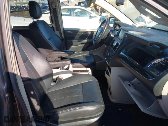 2016 Chrysler Town & Country Touring with VIN 2C4RC1BG5GR207496, listed as a IAAI auction lot 41908883 with 68,910 mi miles. Bid and sale history available at carsss.com. Image 5.