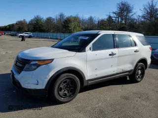 2015 Ford Utility Police Interceptor with VIN 1FM5K8AR9FGB32410, listed as a Copart auction lot 70232994 with 121,748 mi miles and Clean Title. Bid and sale history available at carsss.com. Image 1.