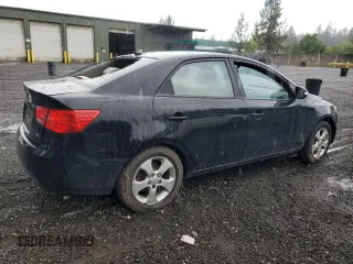 2010 Kia Forte EX z VIN KNAFU4A24A5251210, wystawiony jako Copart lot #57707605 z przebiegiem 165 166 mil mil oraz Czysty tytuł • Clean title. Historia ofert i sprzedaży dostępna na DreamBid. Obrazek 3.