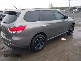 2013 Nissan Pathfinder SV with VIN 5N1AR2MM9DC657723, listed as a IAAI auction lot 41948094 with 129,069 mi miles. Bid and sale history available at carsss.com. Image 4.