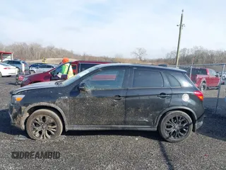 2017 Mitsubishi Outlander ES z VIN JA4AP3AU1HZ052631, wystawiony jako IAAI lot #41582071 z przebiegiem 163 112 mil mil oraz . Historia ofert i sprzedaży dostępna na DreamBid. Obrazek 14.