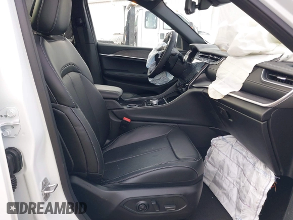 2024 Jeep Grand Cherokee Limited with VIN 1C4RJKBG2R8625086, listed as a IAAI auction lot 41461558 with 3,001 mi miles and . Bid and sale history available at DreamBid. Image 5.