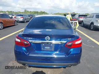 2017 Nissan Altima SR z VIN 1N4AL3AP8HN309048, wystawiony jako IAAI lot #42536729 z przebiegiem 132 465 mil mil oraz . Historia ofert i sprzedaży dostępna na DreamBid. Obrazek 16.