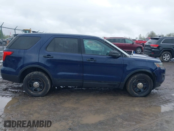 2017 Ford Police Interceptor Utility z VIN 1FM5K8AT8HGC25644, wystawiony jako IAAI lot #42223936 z przebiegiem 199 948 mil mil oraz . Historia ofert i sprzedaży dostępna na DreamBid. Obrazek 14.