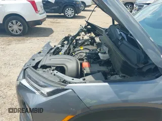 2022 Chevrolet TrailBlazer LS z VIN KL79MMS24NB103562, wystawiony jako IAAI lot #42623549 z przebiegiem 53 698 mil mil oraz . Historia ofert i sprzedaży dostępna na DreamBid. Obrazek 22.