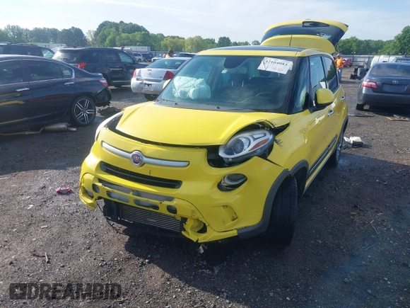 2014 FIAT 500L Trekking z VIN ZFBCFADH4EZ013485, wystawiony jako IAAI lot #42104043 z przebiegiem 157 744 mil mil oraz . Historia ofert i sprzedaży dostępna na DreamBid. Obrazek 6.