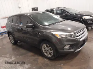 2017 Ford Escape SE z VIN 1FMCU9GD6HUC10553, wystawiony jako IAAI lot #42174098 z przebiegiem 101 243 mil mil oraz . Historia ofert i sprzedaży dostępna na DreamBid. Obrazek 1.