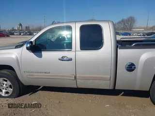 2007 Chevrolet Silverado 1500 LT w/1LT with VIN 1GCEC19017Z500969, listed as a IAAI auction lot 41907955 with 212,259 mi miles. Bid and sale history available at carsss.com. Image 14.