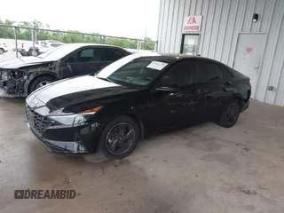 2022 Hyundai Elantra SEL z VIN KMHLM4AG5NU353950, wystawiony jako IAAI lot #42163270 z przebiegiem 30 362 mil mil oraz . Historia ofert i sprzedaży dostępna na DreamBid. Obrazek 2.