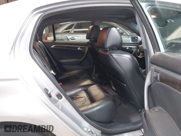 2007 Acura TL with VIN 19UUA66227A047241, listed as a IAAI auction lot 41978152 with 220,030 mi miles. Bid and sale history available at carsss.com. Image 8.