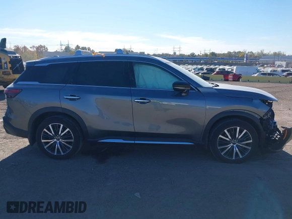 2023 Infiniti QX60 Sensory z VIN 5N1DL1GS7PC333208, wystawiony jako IAAI lot #40616891 z przebiegiem 11 930 mil mil oraz . Historia ofert i sprzedaży dostępna na DreamBid. Obrazek 14.