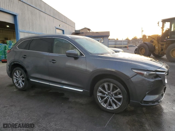 2017 Mazda CX-9 Signature with VIN JM3TCBEYXH0135049, listed as a Copart auction lot 43063625 with 111,399 mi miles and Clean Title. Bid and sale history available at carsss.com. Image 4.