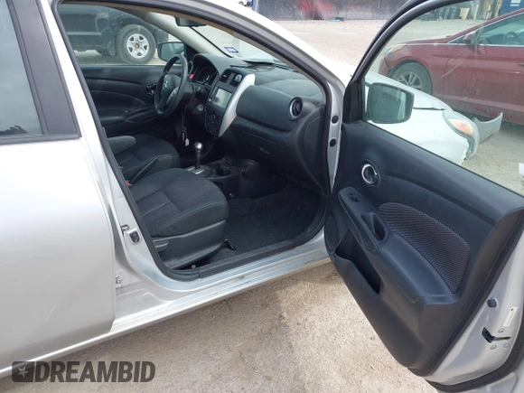 2019 Nissan Versa SV z VIN 3N1CN7AP9KL838989, wystawiony jako IAAI lot #41783881 z przebiegiem 78 934 mil mil oraz . Historia ofert i sprzedaży dostępna na DreamBid. Obrazek 5.
