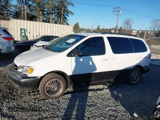 2001 Toyota Sienna CE with VIN 4T3ZF19C91U335568, listed as a IAAI auction lot 41534274 with 179,397 mi miles. Bid and sale history available at carsss.com. Image 14.