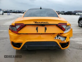 2018 Maserati GranTurismo Sport z VIN ZAM45VLA8J0255867, wystawiony jako Copart lot #52229424 z przebiegiem 54 288 mil mil oraz Szkoda całkowita • Salvage title. Historia ofert i sprzedaży dostępna na DreamBid. Obrazek 6.