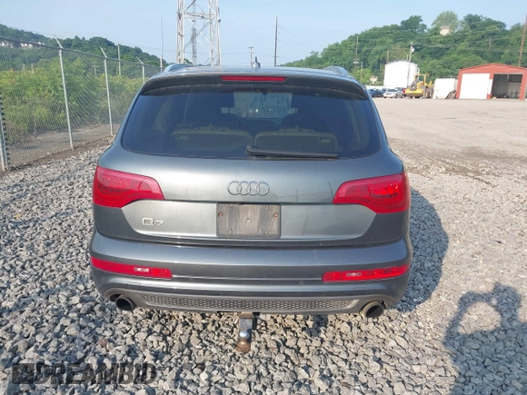 2013 Audi Q7 S line Prestige z VIN WA1DGAFE6DD012295, wystawiony jako IAAI lot #42492714 z przebiegiem 137 062 mil mil oraz . Historia ofert i sprzedaży dostępna na DreamBid. Obrazek 16.