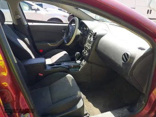 2008 Pontiac G6 with VIN 1G2ZG57B084263895, listed as a IAAI auction lot 42067350 with 101,697 mi miles. Bid and sale history available at carsss.com. Image 5.