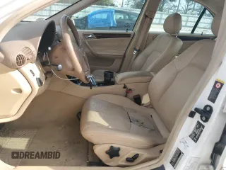 2001 Mercedes-Benz C 230/260/280/320 z VIN WDBRF61J51F078805, wystawiony jako Copart lot #51609285 z przebiegiem 223 663 mil mil oraz Szkoda całkowita • Salvage title. Historia ofert i sprzedaży dostępna na DreamBid. Obrazek 7.
