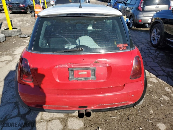 2004 MINI Cooper Hardtop S with VIN WMWRE33464TD81592, listed as a Copart auction lot 42731275 with 203,286 mi miles and Salvage Title. Bid and sale history available at carsss.com. Image 6.