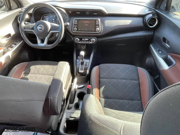 2019 Nissan Kicks S with VIN 3N1CP5CU5KL498631, listed as a Copart auction lot 48992105 with 97,170 mi miles and Clean Title. Bid and sale history available at carsss.com. Image 9.