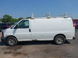 2007 GMC Savana z VIN 1GTFH15T171132054, wystawiony jako IAAI lot #42422081 z przebiegiem 366 438 mil mil oraz . Historia ofert i sprzedaży dostępna na DreamBid. Obrazek 14.