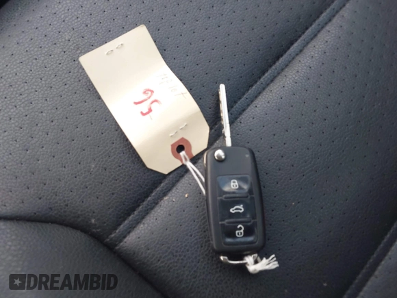 2015 Volkswagen Jetta SE z VIN 3VWD17AJXFM338250, wystawiony jako IAAI lot #42651860 z przebiegiem 119 751 mil mil oraz . Historia ofert i sprzedaży dostępna na DreamBid. Obrazek 11.