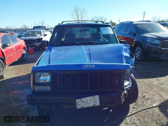 1996 Jeep Cherokee Sport with VIN 1J4FJ68S6TL171428, listed as a IAAI auction lot 40881632 with 323,289 mi miles. Bid and sale history available at carsss.com. Image 12.